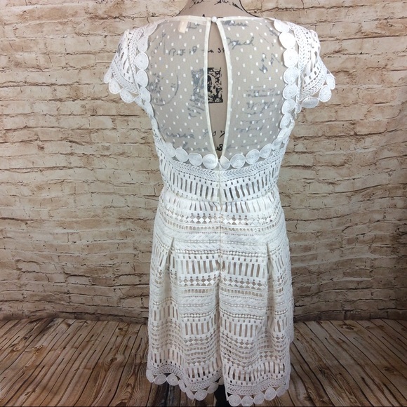 Chelsea and Violet Lace Dress - Picture 2 of 10